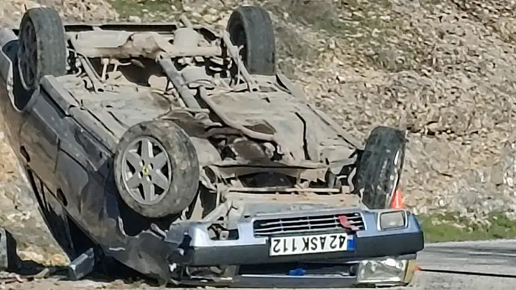 KONYA’DA KORKUTAN KAZA: KONTROLDEN ÇIKAN ARAÇ TAKLA ATTI!