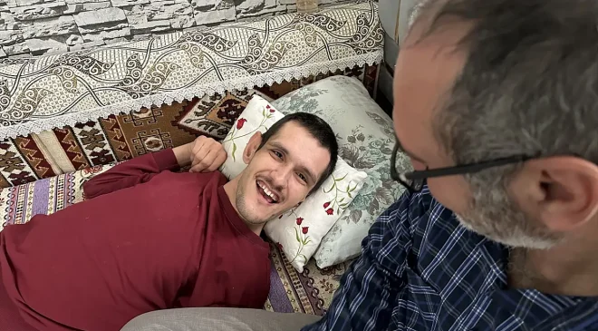 Fedakar Babanın İcadı Yürekleri Isıttı: “Muhammed Mutlu Olsun Yeter”