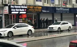EREĞLİ’DE FİLM GİBİ SOYGUN: KASKLI SOYGUNCULAR KAÇARKEN KAZA YAPTI!