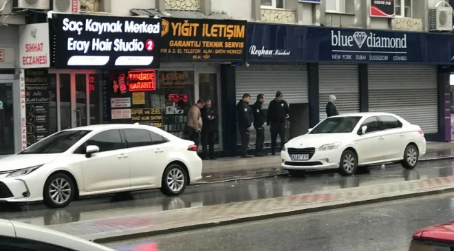 EREĞLİ’DE FİLM GİBİ SOYGUN: KASKLI SOYGUNCULAR KAÇARKEN KAZA YAPTI!