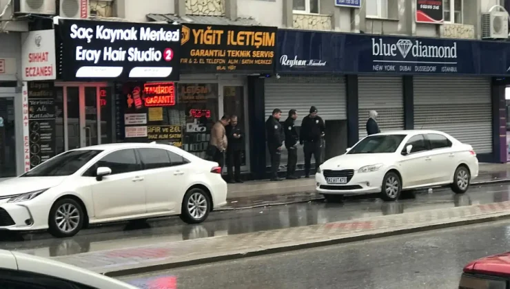 EREĞLİ’DE FİLM GİBİ SOYGUN: KASKLI SOYGUNCULAR KAÇARKEN KAZA YAPTI!