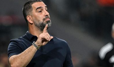 SAVAŞIN GÖLGESİNDE FUTBOL: ARDA TURAN’IN MAÇINDA ÜÇ KEZ SİREN SESLERİ YÜKSELDİ!