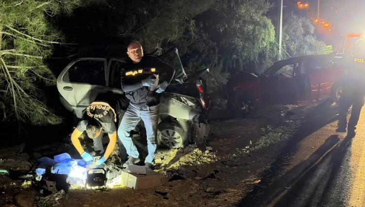 ADANA’DA KORKU DOLU ANLAR: İKİ OTOMOBİL KAFA KAFAYA ÇARPIŞTI! GENÇ ÇİFT HAYATINI KAYBETTİ, 4 YAŞINDAKİ KIZLARI YARALI!