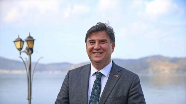 FETHİYE BELEDİYE BAŞKANI ALIM KARACA’YA SOKAK ORTASINDA SİLAHLI SALDIRI!