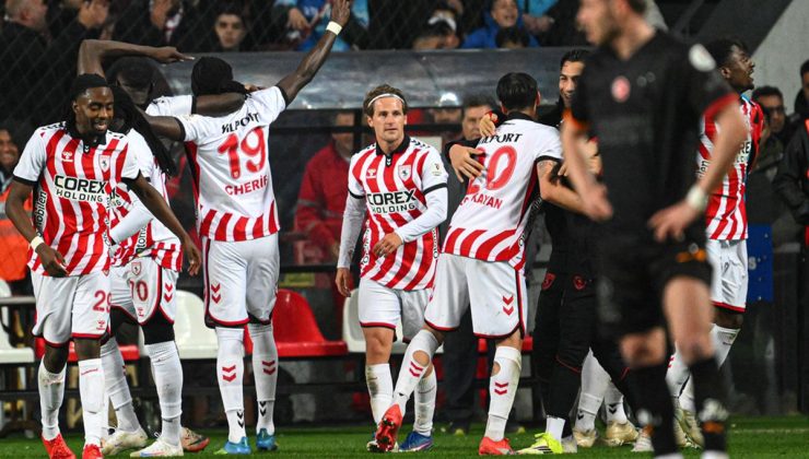 SÜPER LİG’DE ŞAMPİYONLUK DÜĞÜMÜ ÇÖZÜLMEDİ: SAMSUN’DA ASLAN’A ŞOK, KADIKÖY’DE TALISCA ŞOV!