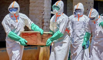 KONGO’DA EBOLA SALGINI BÜYÜYOR: VAKA SAYISI BİNİ AŞTI, 12 ÜLKE İÇİN YÜKSEK RİSK ALARMI VERİLDİ!