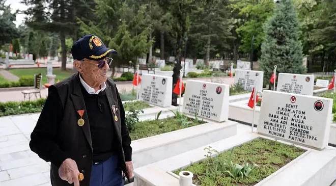 KONYALI KORE GAZİSİNDEN VATAN SEVGİSİ DERSİ: GÖĞSÜNDE İKİ NESLİN ŞEREF MADALYASINI TAŞIYOR!