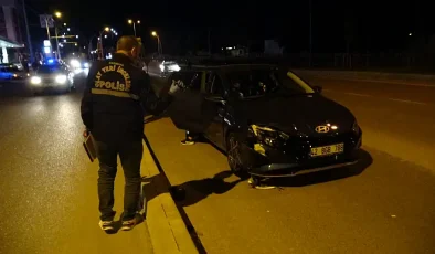 KOŞARAK KARŞIYA GEÇMEK İSTERKEN CANINDAN OLDU: ARDI ARDINA İKİ ARACIN ÇARPTIĞI ŞAHIS HAYATINI KAYBETTİ!