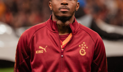 NİJERYA’NIN HOCASINDAN ORTALIK SALLAYAN OSIMHEN SÖZLERİ: GALATASARAY TARAFTARI ŞOKE OLDU!
