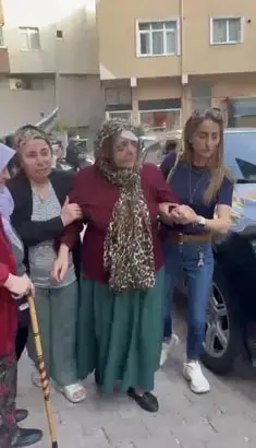 KAĞITHANE’DE “ANNE” SİPERİ: EVLATLARINI KORUMAK İÇİN KATİL OLDU, KOMŞULARI ALKIŞLARLA KARŞILADI!