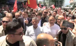 İZMİR’DE KORDON ABLUKAYA ALINDI: ÖZGÜR ÖZEL MİTİNGİ ÖNCESİ CUMHURİYET MEYDANI KARIŞTI! VATANDAŞA TOMA’LI MÜDAHALE!
