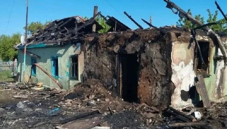 RUSYA’DA YANGIN DEHŞETİ: MÜSTAKİL EV ALEV KUTUSUNA DÖNDÜ! 4’Ü ÇOCUK 6 KİŞİ FECİ ŞEKİLDE CAN VERDİ!
