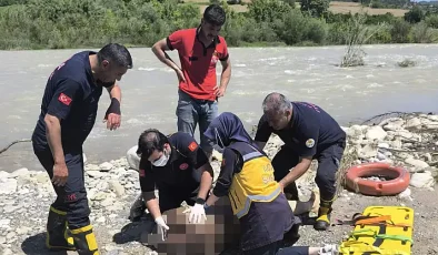 ADANA’DA KORKUNÇ BOĞULMA VAKASI: SERİNLEMEK İSTEDİ, AZGIN AKINTIYA KAPILDI! CANSIZ BEDENİ 10 KİLOMETRE UZAKTA BULUNDU!