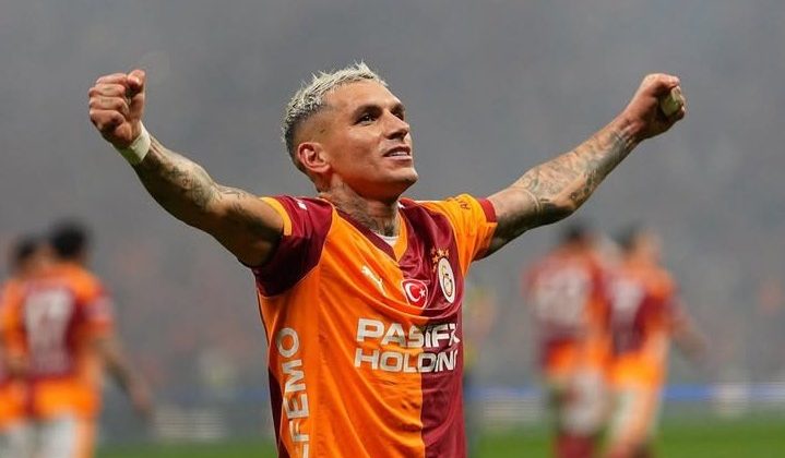 BEYOĞLU’NDA SKANDAL: GALATASARAYLI LUCAS TORREIRA’YA YUMRUKLU SALDIRI!