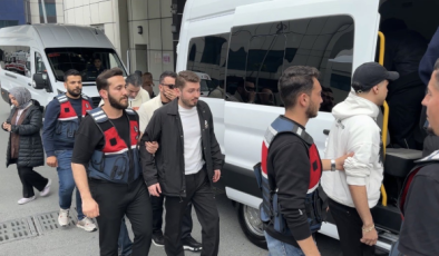 SANAT DÜNYASINDA DEV UYUŞTURUCU DEPREMİ: MABEL MATİZ, ONUR TUNA VE BLOK3 GÖZALTINDA! 19 ÜNLÜ İSİM ADLİ TIP’TA!