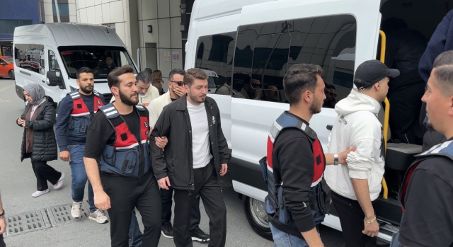 SANAT DÜNYASINDA DEV UYUŞTURUCU DEPREMİ: MABEL MATİZ, ONUR TUNA VE BLOK3 GÖZALTINDA! 19 ÜNLÜ İSİM ADLİ TIP’TA!