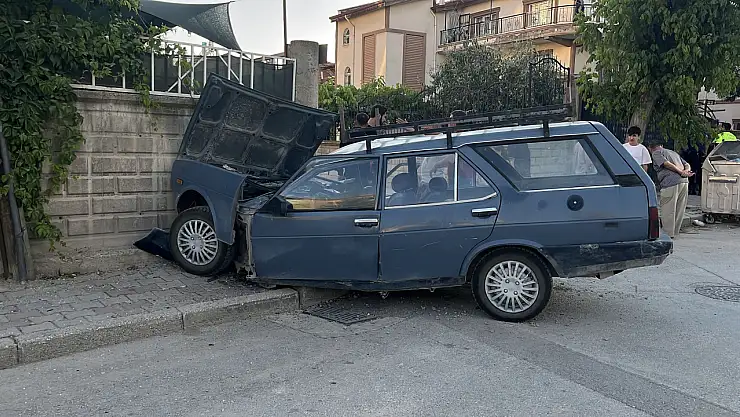 Meram’da Ehliyetsiz Çocuk Sürücü Dehşeti: Kavşakta Çarpışıp Bahçe Duvarına Tosladı, Yaralılar Var!