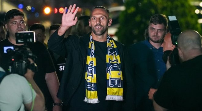 Samandıra’da Vedat Muriqi Çılgınlığı! “Kosova Canavarı” Gece Yarısı İstanbul’a İndi!