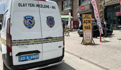 BOSNA HERSEK MAHALLESİ’NDE SİLAHLI TERÖR: KONYA’DA KAFEYİ KURŞUNLAYAN SALDIRGAN POLİSLE NEFES KESEN KOVALAMACA SONRASI ARACINI BIRAKIP KAÇTI!