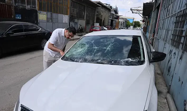 Konya’da Park Kavgasında Komşu Dehşeti: Kamusal Alana Park Edilen Otomobili 100 Bin Liralık Hasarla Parçaladı!