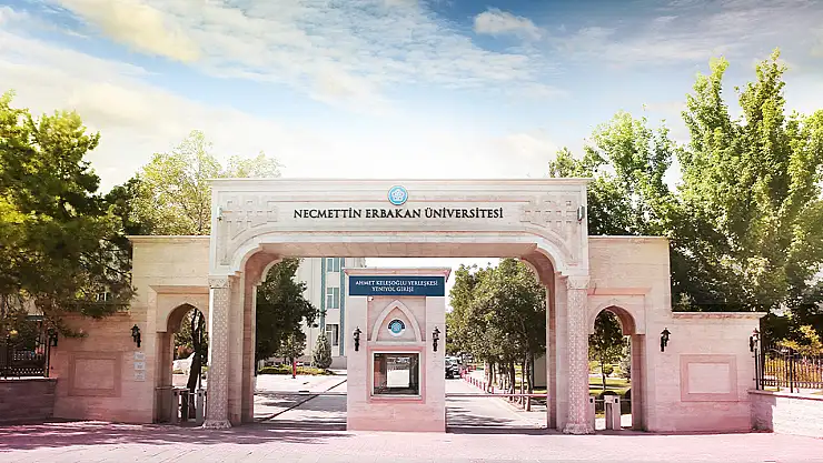 AKADEMİ DÜNYASINDA KONYA FIRTINASI: NECMETTİN ERBAKAN ÜNİVERSİTESİ DÜNYA DEVLERİNİ SALLADI! 5 YILDA 172 BASAMAK BİRDEN İLERLEDİ!