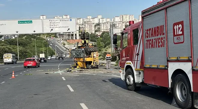 KÜÇÜKÇEKMECE’DE DEHŞET ANLARI: DEVRİLEN İŞ MAKİNESİNİN ALTINDA KALAN SÜRÜCÜ HASAN ÇAKMAK FECİ ŞEKİLDE CAN VERDİ!