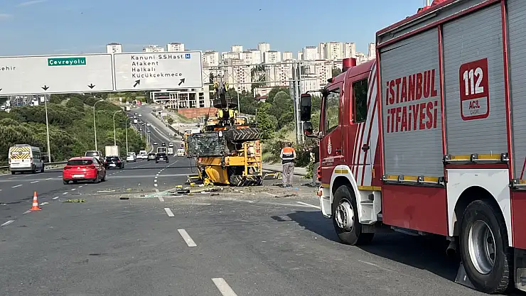 KÜÇÜKÇEKMECE’DE DEHŞET ANLARI: DEVRİLEN İŞ MAKİNESİNİN ALTINDA KALAN SÜRÜCÜ HASAN ÇAKMAK FECİ ŞEKİLDE CAN VERDİ!