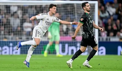 İSPANYA’DA ARDA GÜLER ÇILGINLIĞI: MİLLİ GURURUMUZUN 70 METREDEN ATTIĞI O AKILALMAZ GOL LALIGA’DA “YILIN GOLÜ” SEÇİLDİ!