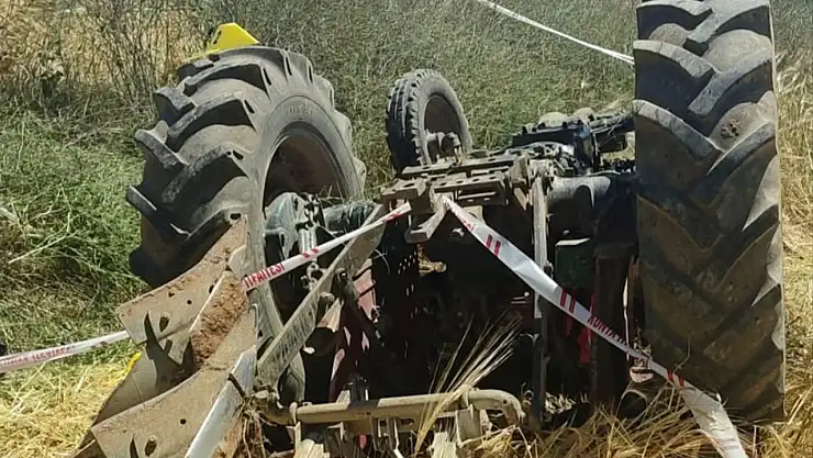 Akşehir’de Tarım Faciası: Yamaç Arazide Devrilen Traktörün Altında Kalan 76 Yaşındaki Sürücü Hayatını Kaybetti!