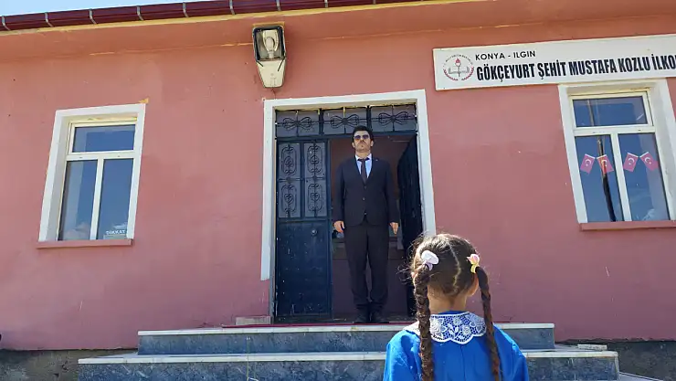 Konya’da Okulun Tek Öğrencisi İlayda Karnesini Aldı!