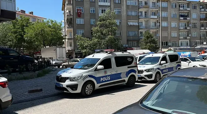 Konya Merkezde Apartman Kavgası: Kanlı Tartışmada Site Yöneticisi Karnından Bıçaklandı!