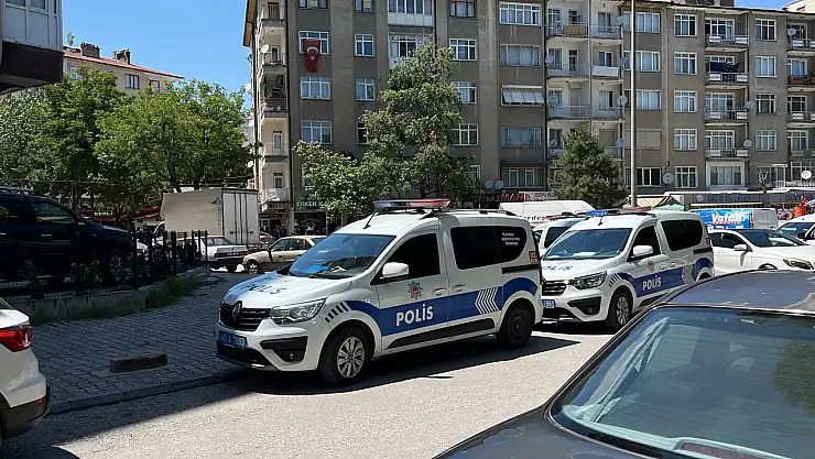 Konya Merkezde Apartman Kavgası: Kanlı Tartışmada Site Yöneticisi Karnından Bıçaklandı!