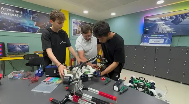 Konyalı Öğrencilerden Büyük Mühendislik Başarısı: “Kapsül k-tek BATUR” Su Altı Robotuyla Türkiye Birincisi Oldular!