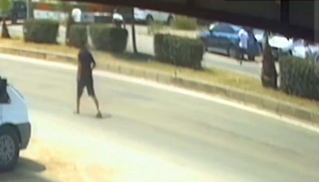 Adliye Önünde Silahlı Çatışma: İki Grup Birbirine Ateş Açtı, 2 Yaralı!