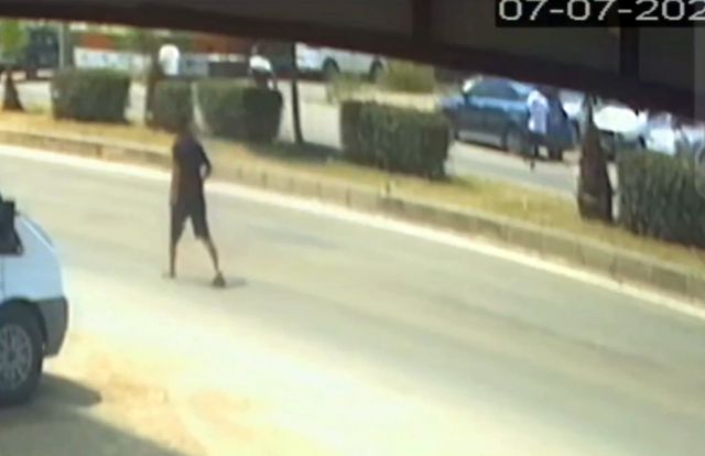 Adliye Önünde Silahlı Çatışma: İki Grup Birbirine Ateş Açtı, 2 Yaralı!