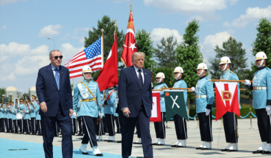 Dünyanın Hayran Kaldığı Karşılama! Trump İçin Külliye’de “A+ Tipi” Tarihi Protokol Devreye Girdi