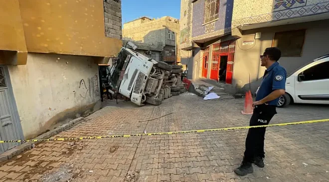 Freni Boşalan Kamyon 6 Yaşındaki Çocuğu Ezdi! Sokakta Dehşet Anları