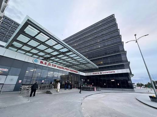 KONYA’DA AKADEMİK VE İNSANİ SKANDAL: NECMETTİN ERBAKAN ÜNİVERSİTESİ ACİL GİRİŞİNDE KANATLI ETİ REZALETİ!