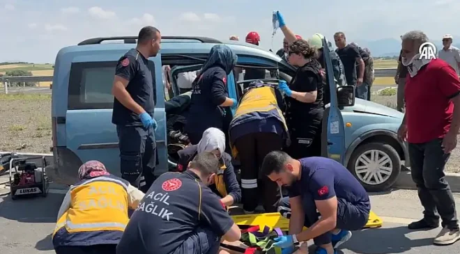Seydişehir Yolunda Can Pazarı: Hafif Ticari Araç ile Otomobil Çarpıştı, 1’i Ağır 5 Yaralı!