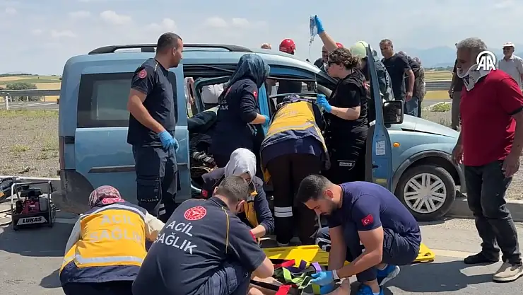 Seydişehir Yolunda Can Pazarı: Hafif Ticari Araç ile Otomobil Çarpıştı, 1’i Ağır 5 Yaralı!
