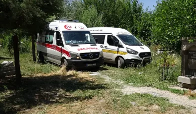 Mezarlıkta Şüpheli Ölüm: Ağaca Asılı Halde Bulundu!