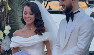 Asena Atalar ve Ahmed Kutucu Rüya Gibi Bir Yalı Düğünüyle Evlendi!