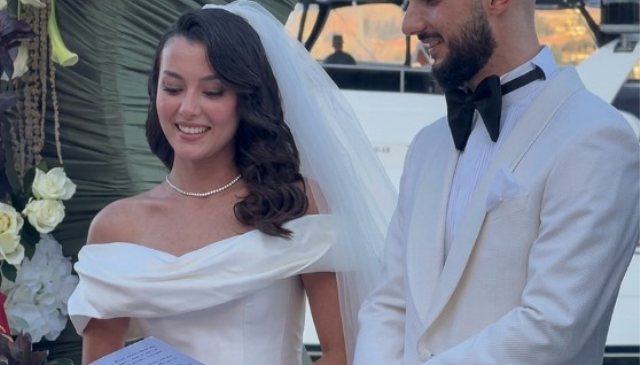 Asena Atalar ve Ahmed Kutucu Rüya Gibi Bir Yalı Düğünüyle Evlendi!