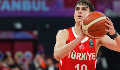 Babasının İzinden Gitti! Ünlü Çiftin Oğlu Ömer Kutluay A Milli Takım’a Seçildi