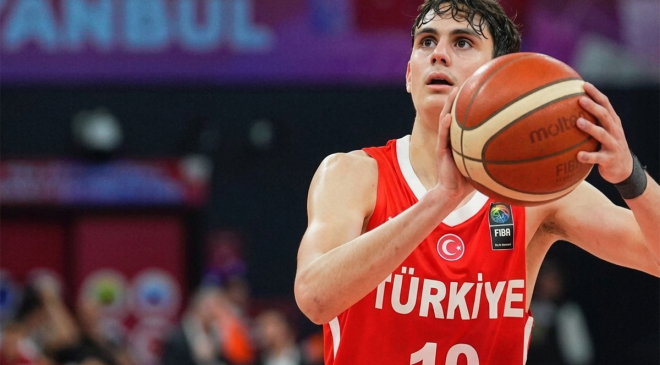 Babasının İzinden Gitti! Ünlü Çiftin Oğlu Ömer Kutluay A Milli Takım’a Seçildi