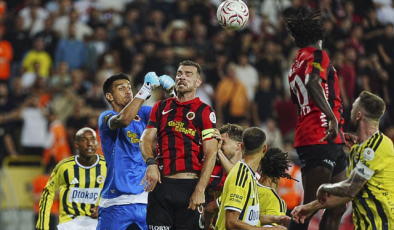 Fenerbahçe Taraftarından Yönetime İrfan Can Eğribayat Tepkisi! 80 Dakikada 10 Kurtarış