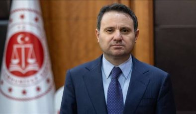 Bakan Gürlek Duyurdu! Usulsüz Vatandaşlık Şebekesine Dev Operasyon: 7 Şirkete Kayyum Atandı, 72 Gözaltı
