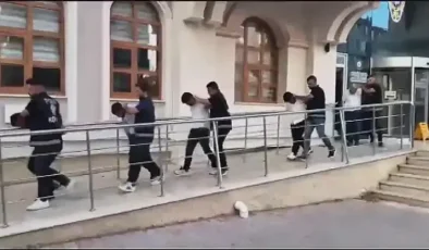 Konya’da Film Gibi Soygun Son Buldu! Sahte Plakalı, Maskeli 5 Soyguncu Adalete Teslim Edildi