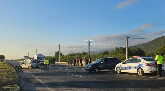 Afyonkarahisar-Konya Karayolunda Can Pazarı: İki Araç Çarpıştı, 1 Ölü, 5 Yaralı!