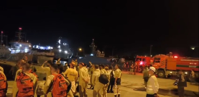 Marmaris’te Orman Yangını: Kara Ulaşımı Olmayan Bölgeye Çıkarma Gemileriyle Arazöz Sevk Edildi!